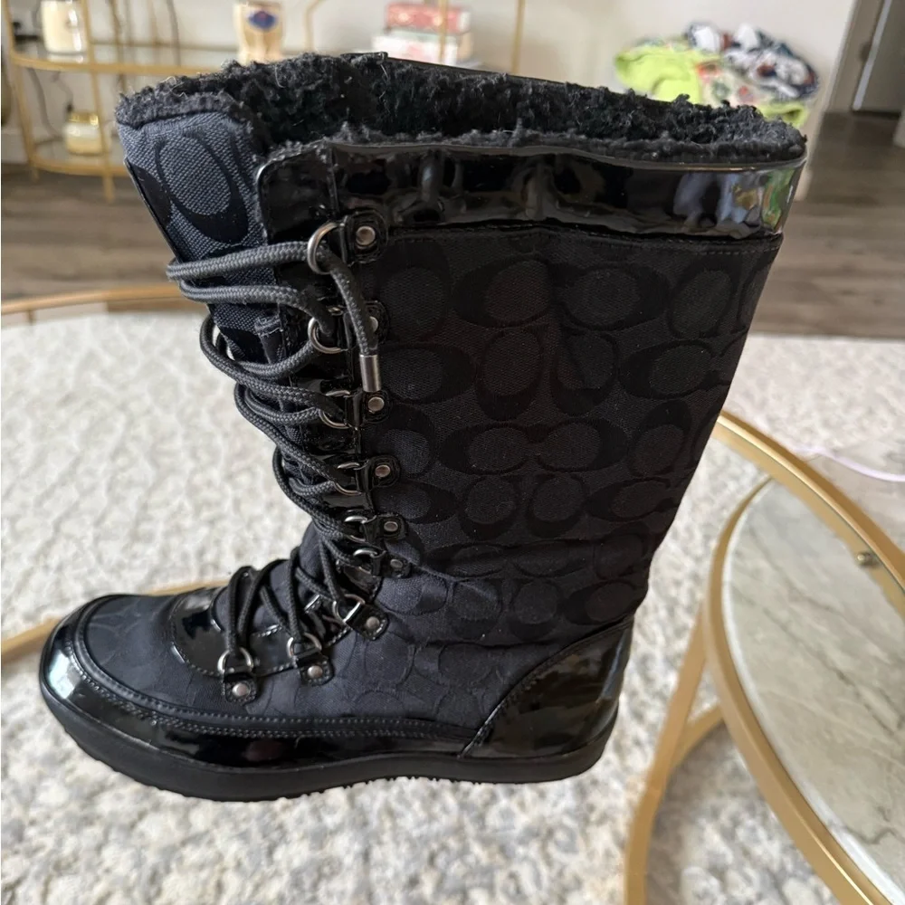 Coach Peggy Signature Snow Boots Black Lace Up Winter Boots Size 8.5B
